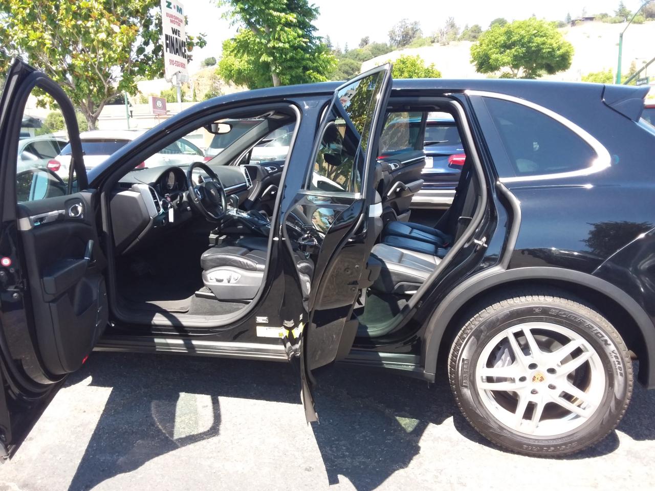 Porsche Cayenne Base 2014
