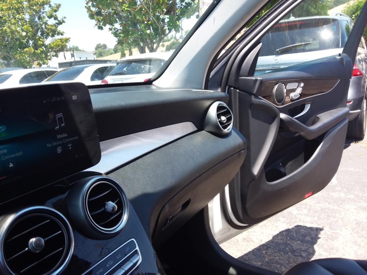 Mercedes-Benz GLC-Class GLC300 2020