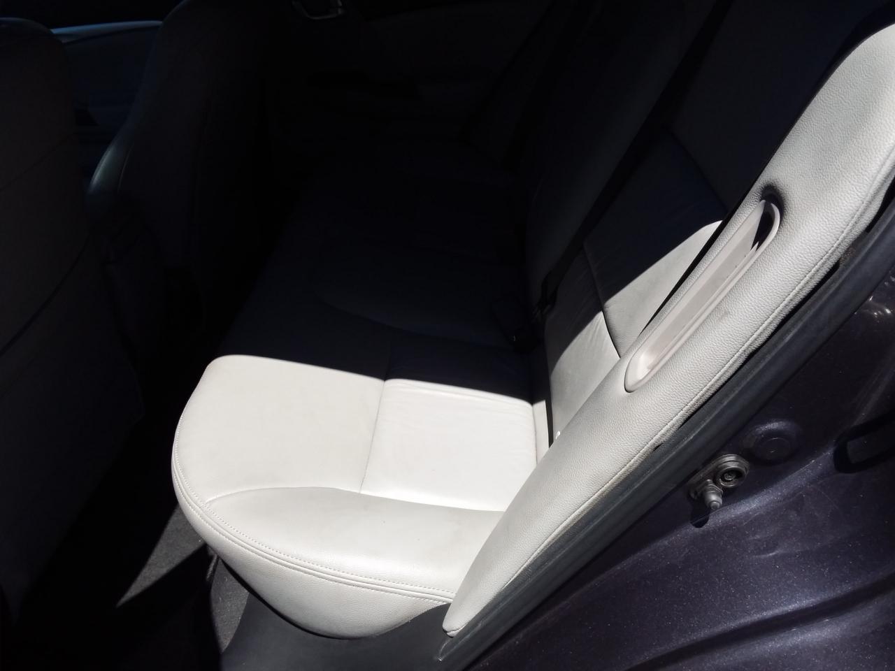 Honda Civic Hybrid CVT 2015