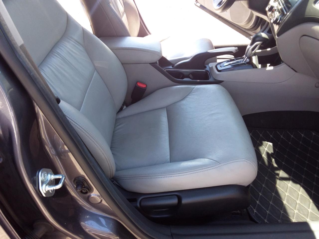 Honda Civic Hybrid CVT 2015
