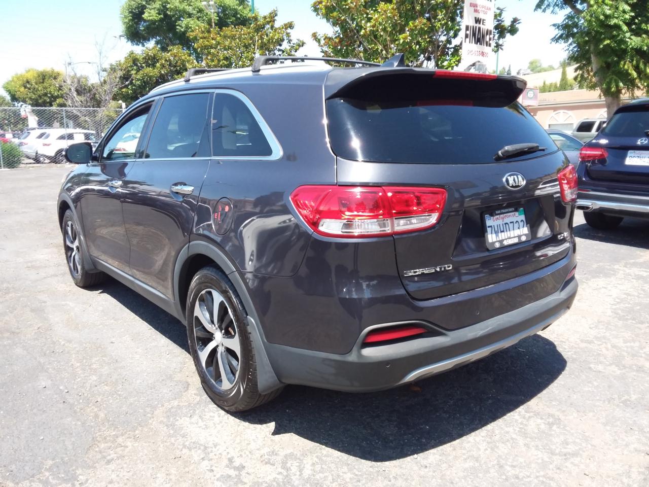 Kia Sorento EX V6 2WD 2016