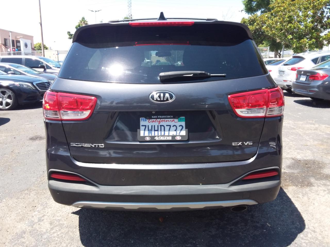 Kia Sorento EX V6 2WD 2016