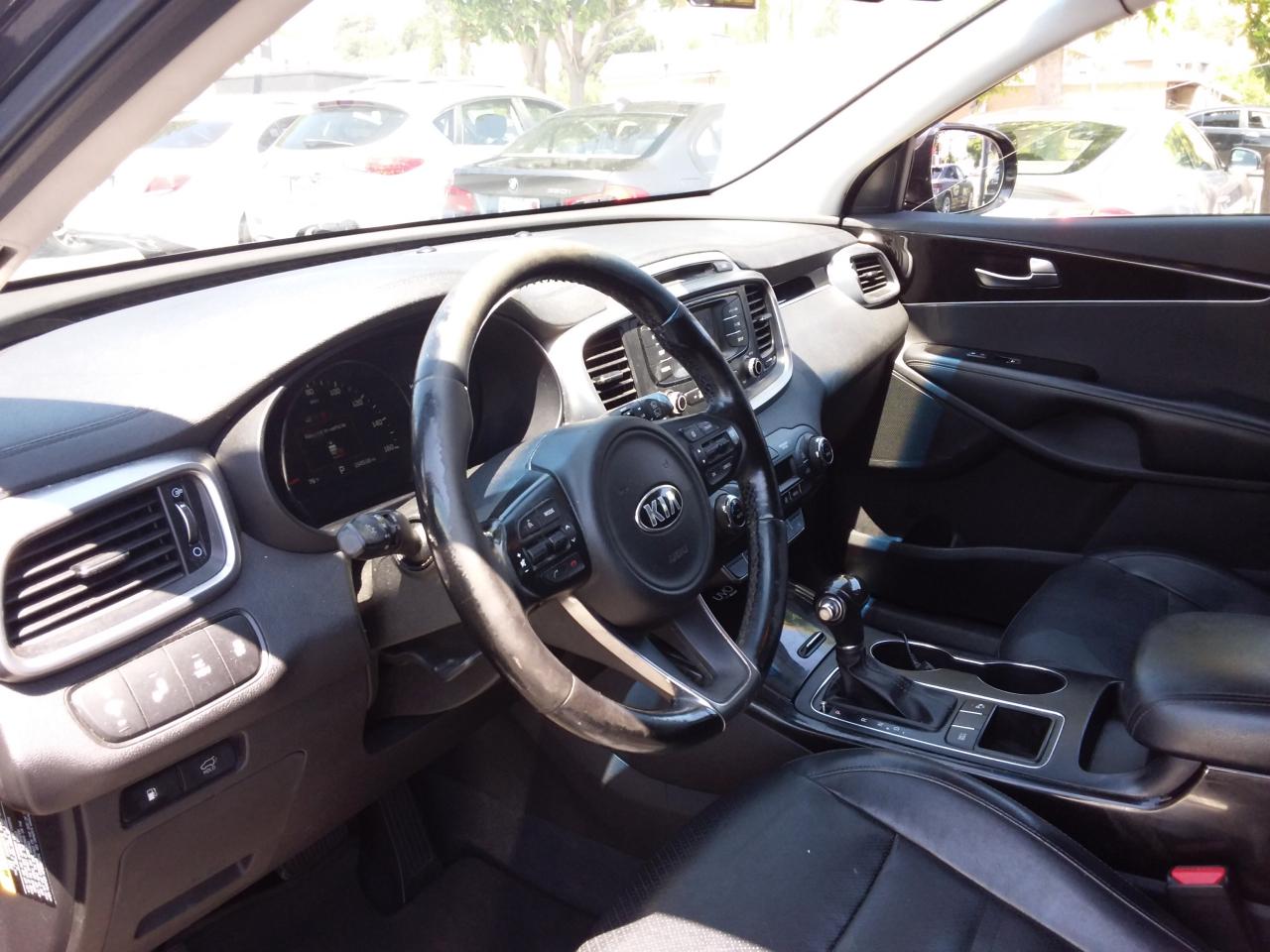 Kia Sorento EX V6 2WD 2016