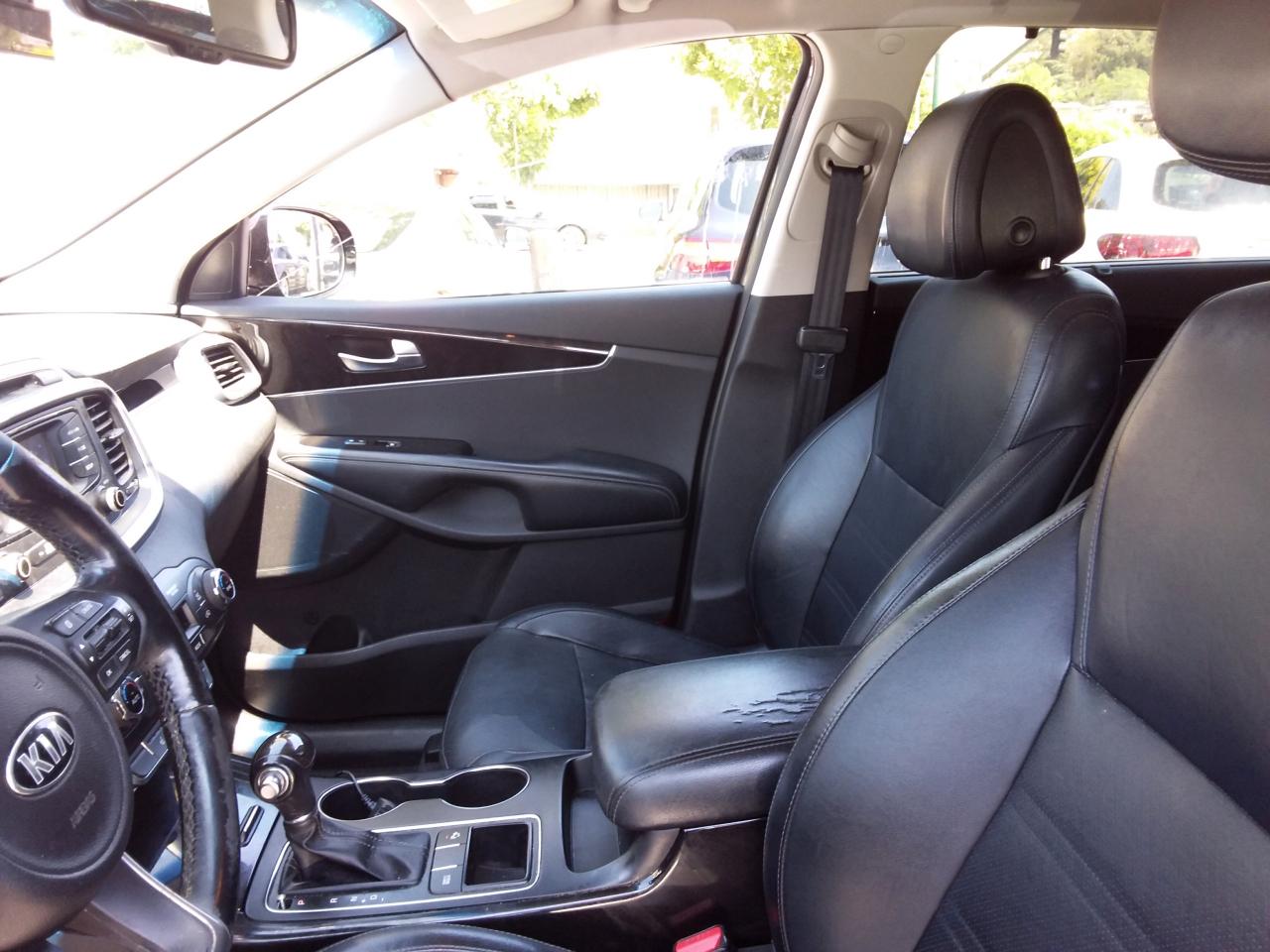 Kia Sorento EX V6 2WD 2016