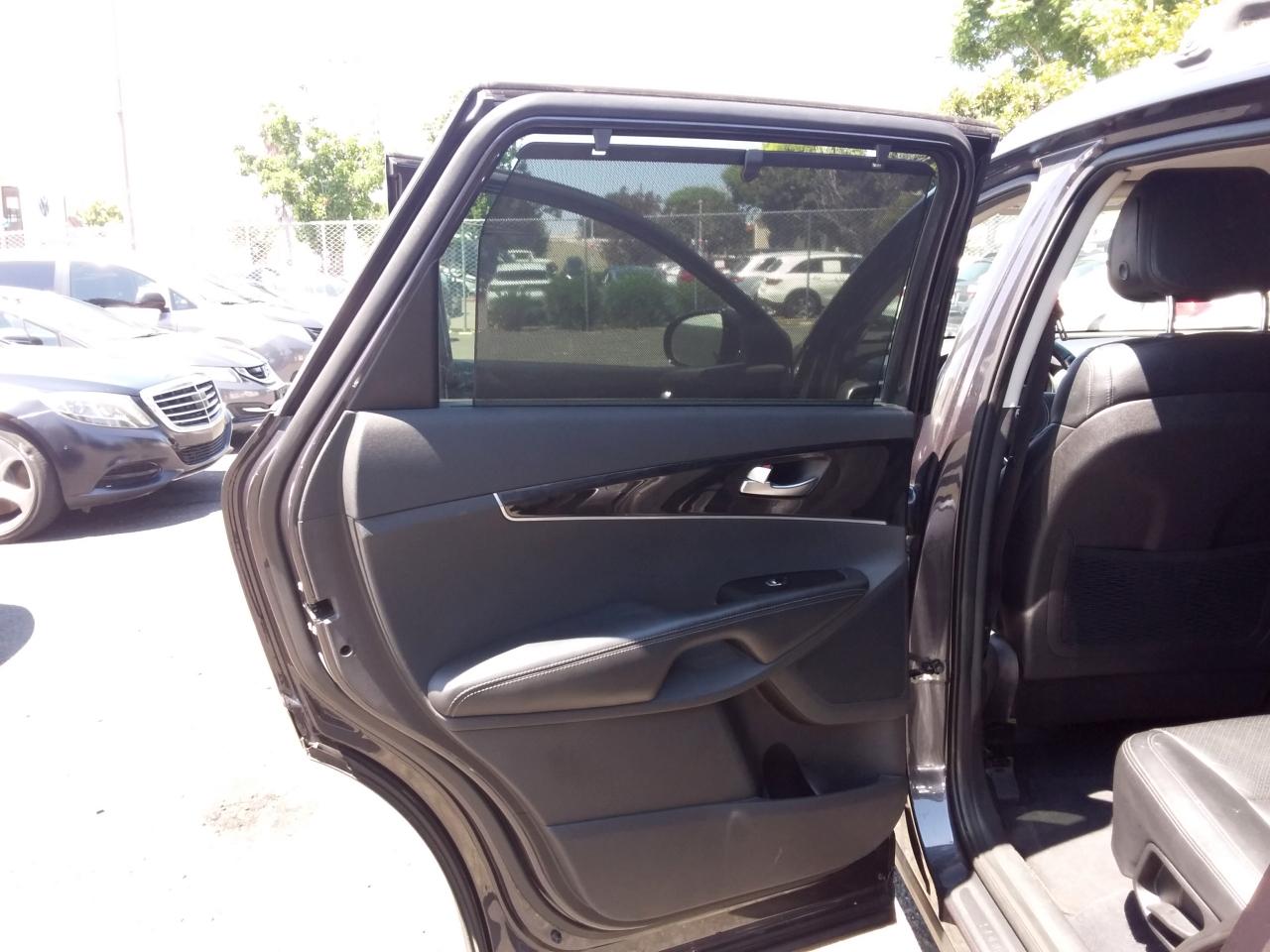 Kia Sorento EX V6 2WD 2016