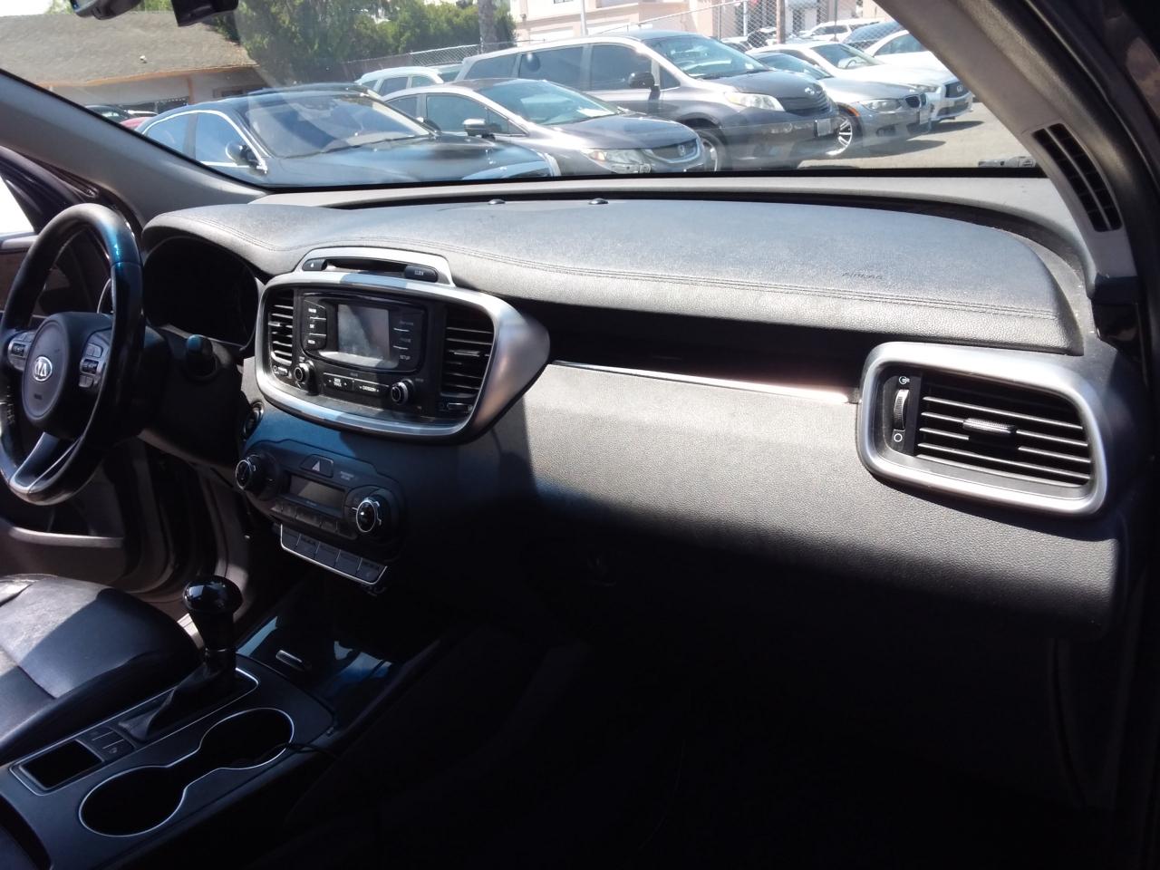 Kia Sorento EX V6 2WD 2016