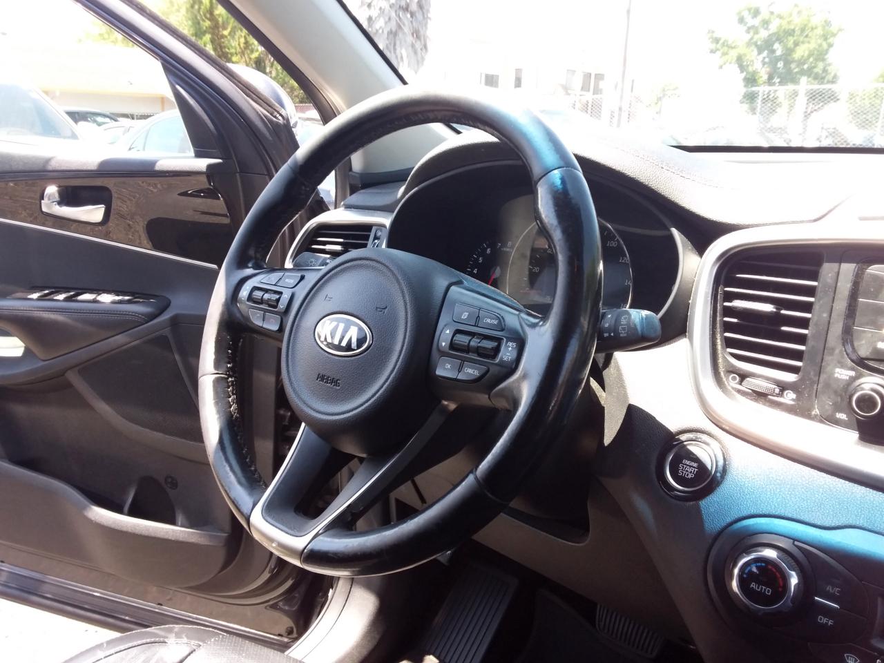 Kia Sorento EX V6 2WD 2016