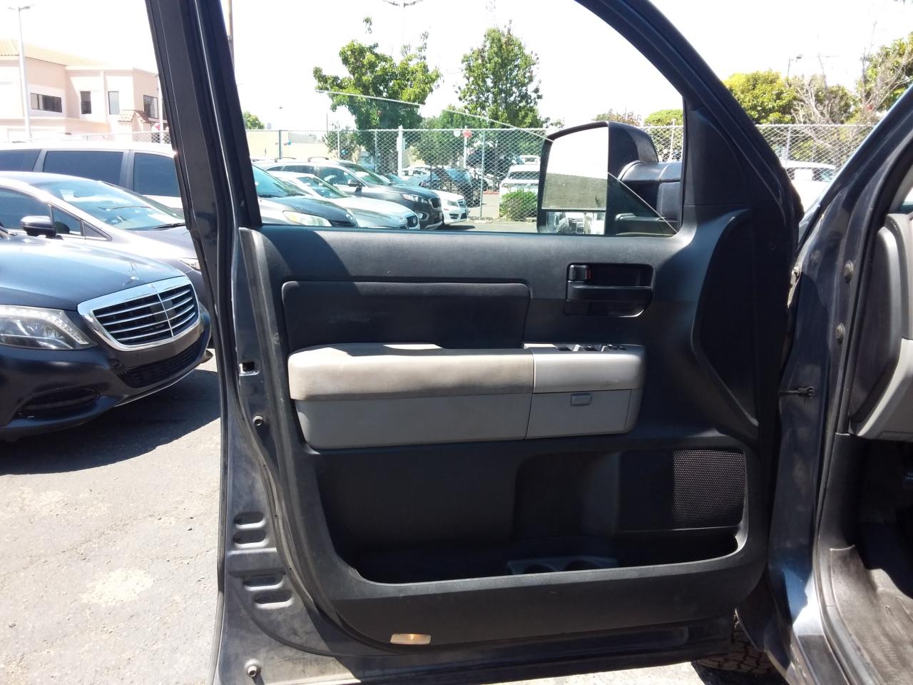 Toyota Tundra SR5 Double Cab 6AT 2WD 2007