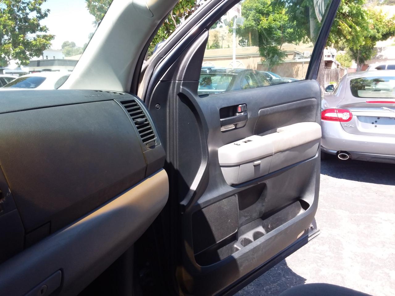 Toyota Tundra SR5 Double Cab 6AT 2WD 2007