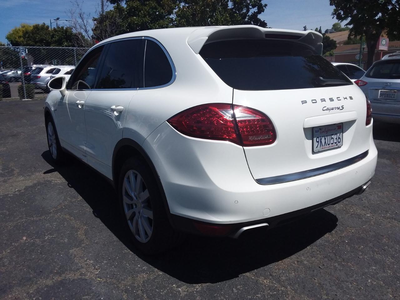 Porsche Cayenne Hybrid S 2011
