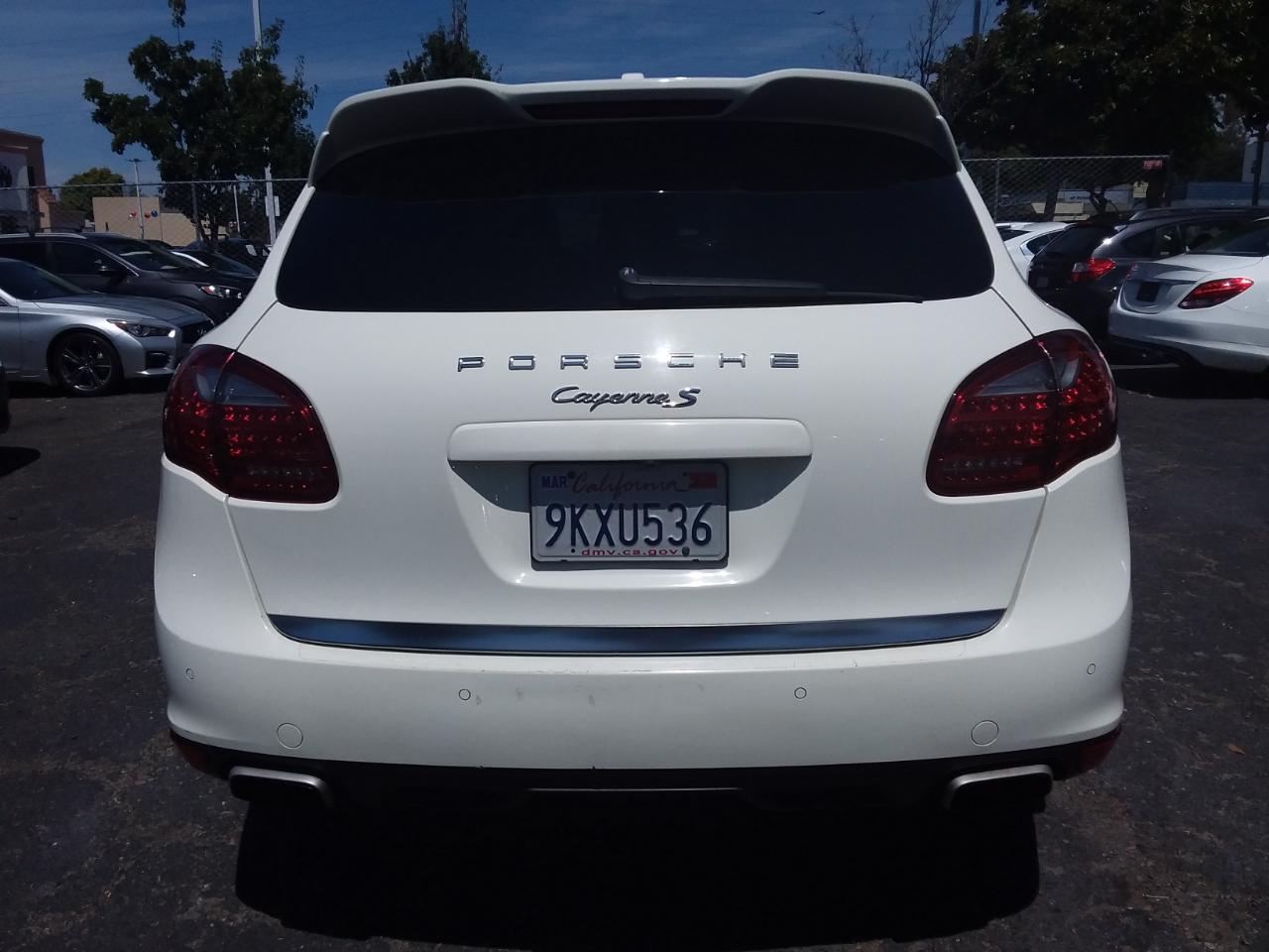 Porsche Cayenne Hybrid S 2011