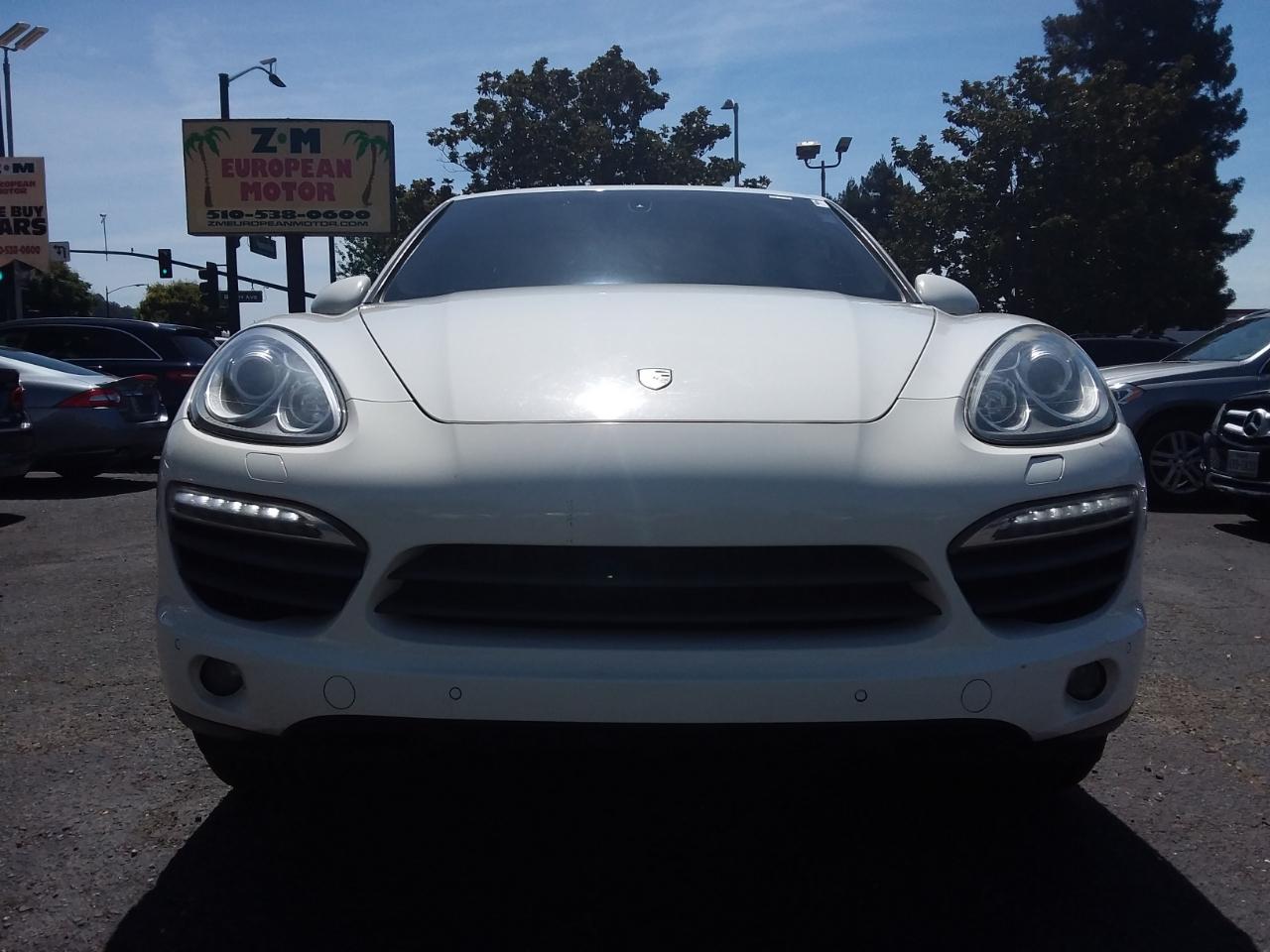 Porsche Cayenne Hybrid S 2011