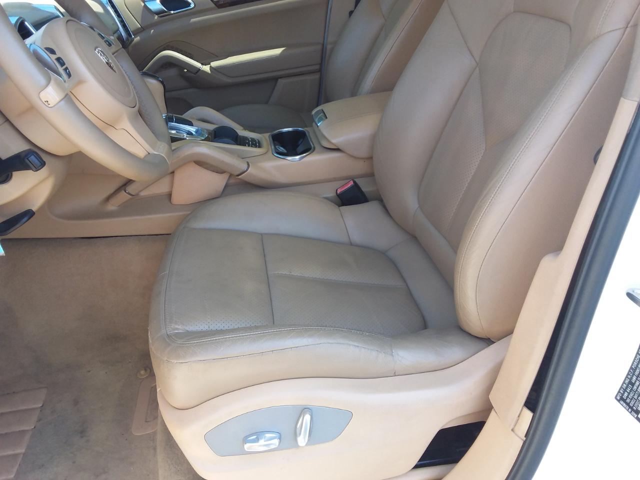 Porsche Cayenne Hybrid S 2011