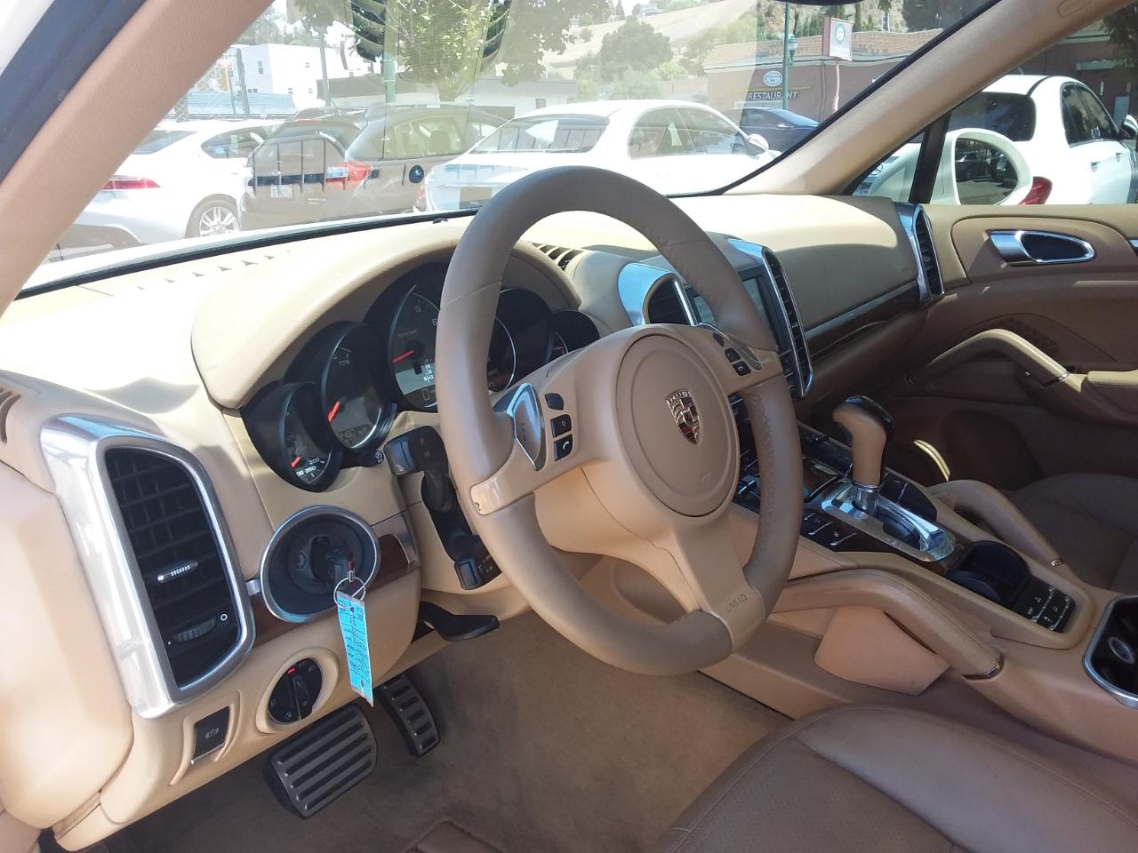 Porsche Cayenne Hybrid S 2011