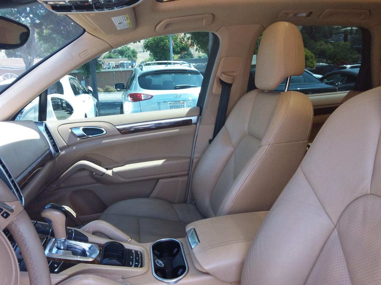 Porsche Cayenne Hybrid S 2011