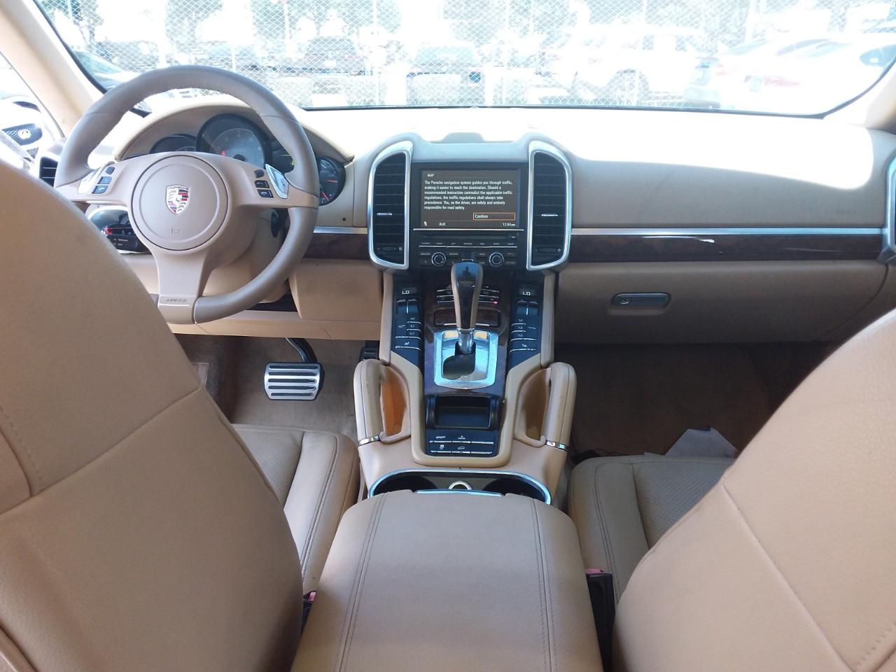 Porsche Cayenne Hybrid S 2011