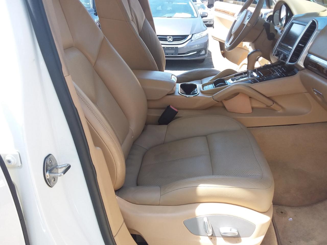 Porsche Cayenne Hybrid S 2011