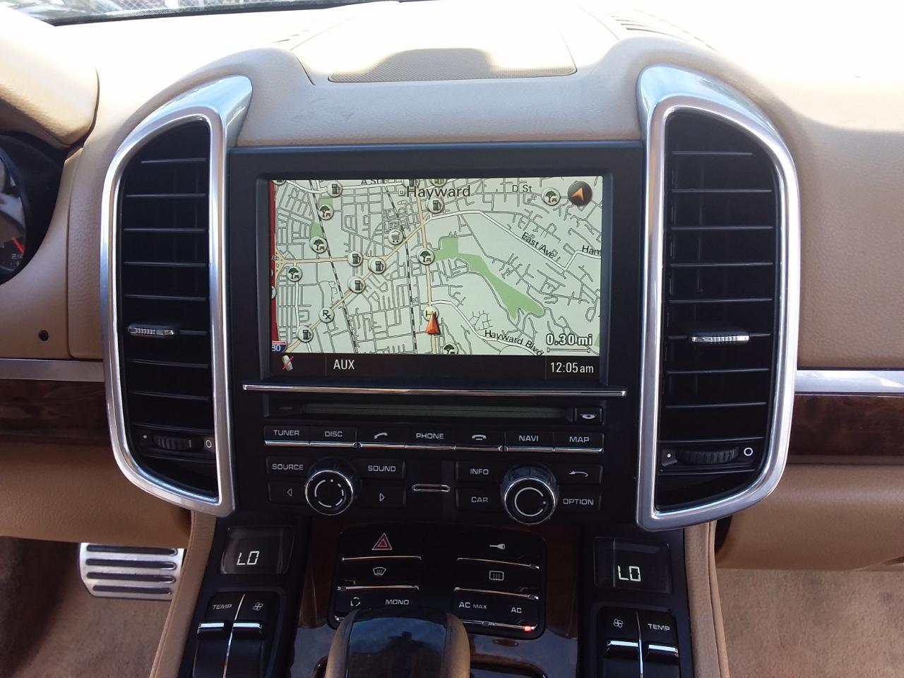 Porsche Cayenne Hybrid S 2011