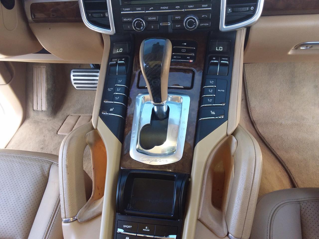 Porsche Cayenne Hybrid S 2011