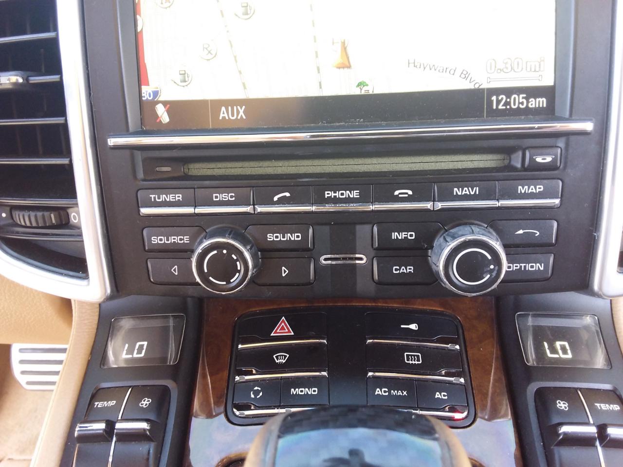 Porsche Cayenne Hybrid S 2011