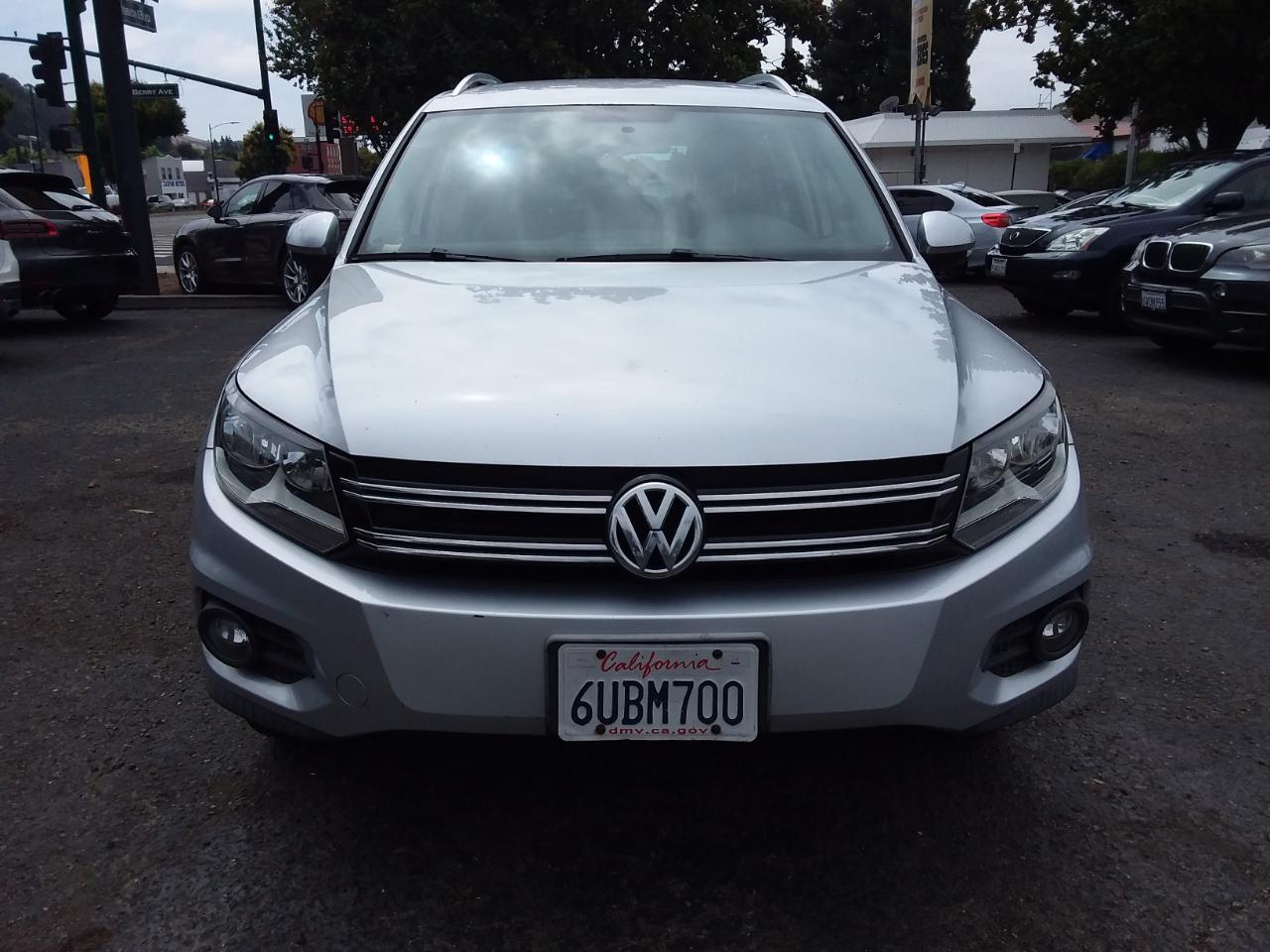 Volkswagen Tiguan S 2012