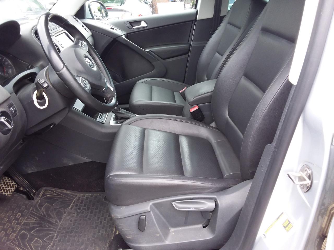 Volkswagen Tiguan S 2012