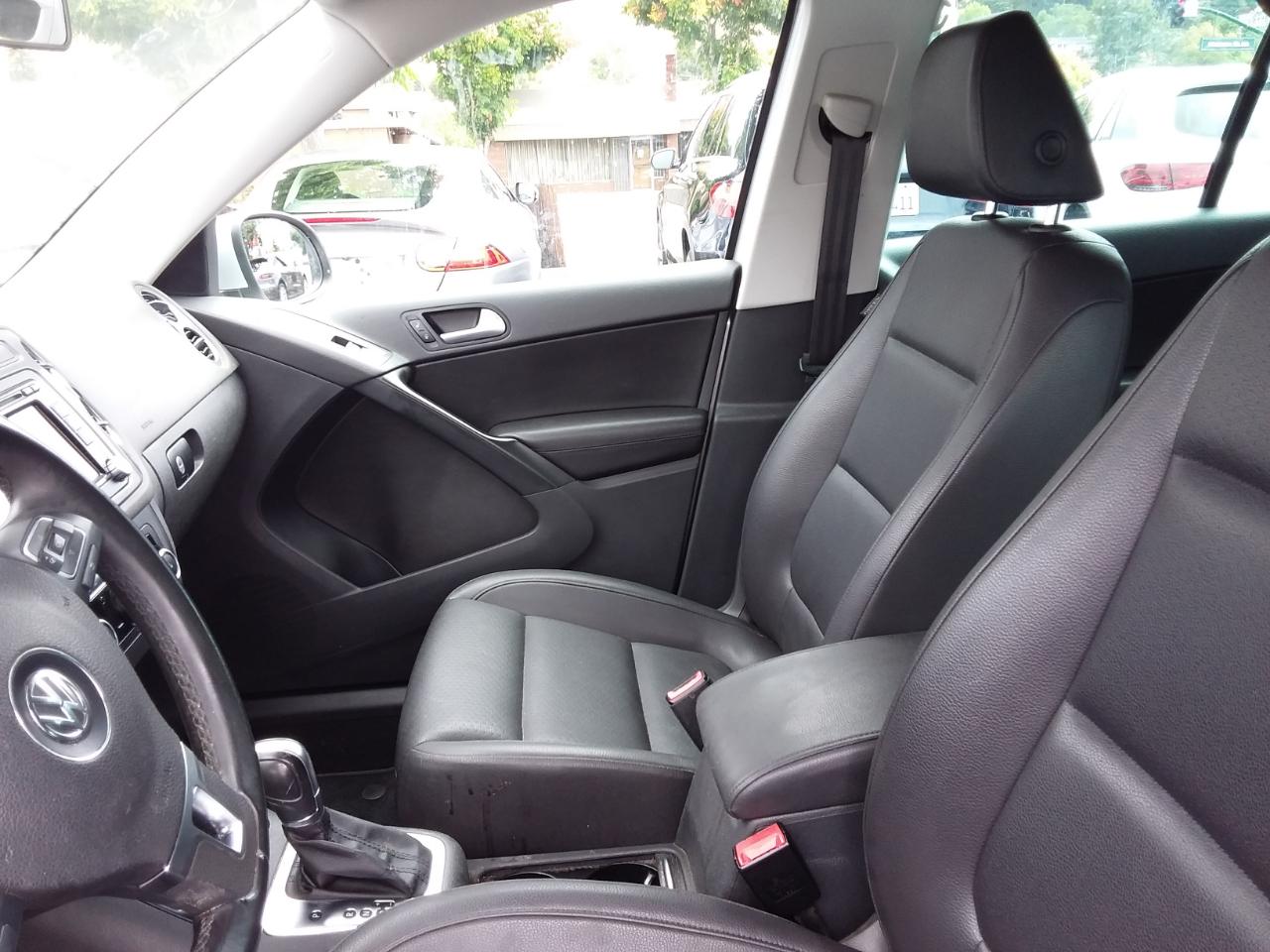 Volkswagen Tiguan S 2012