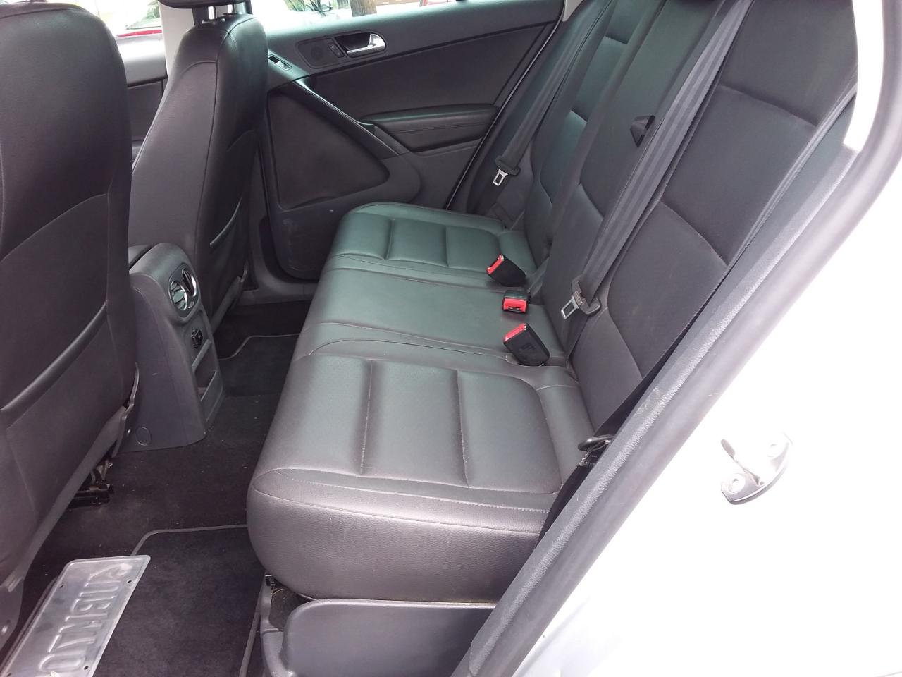 Volkswagen Tiguan S 2012