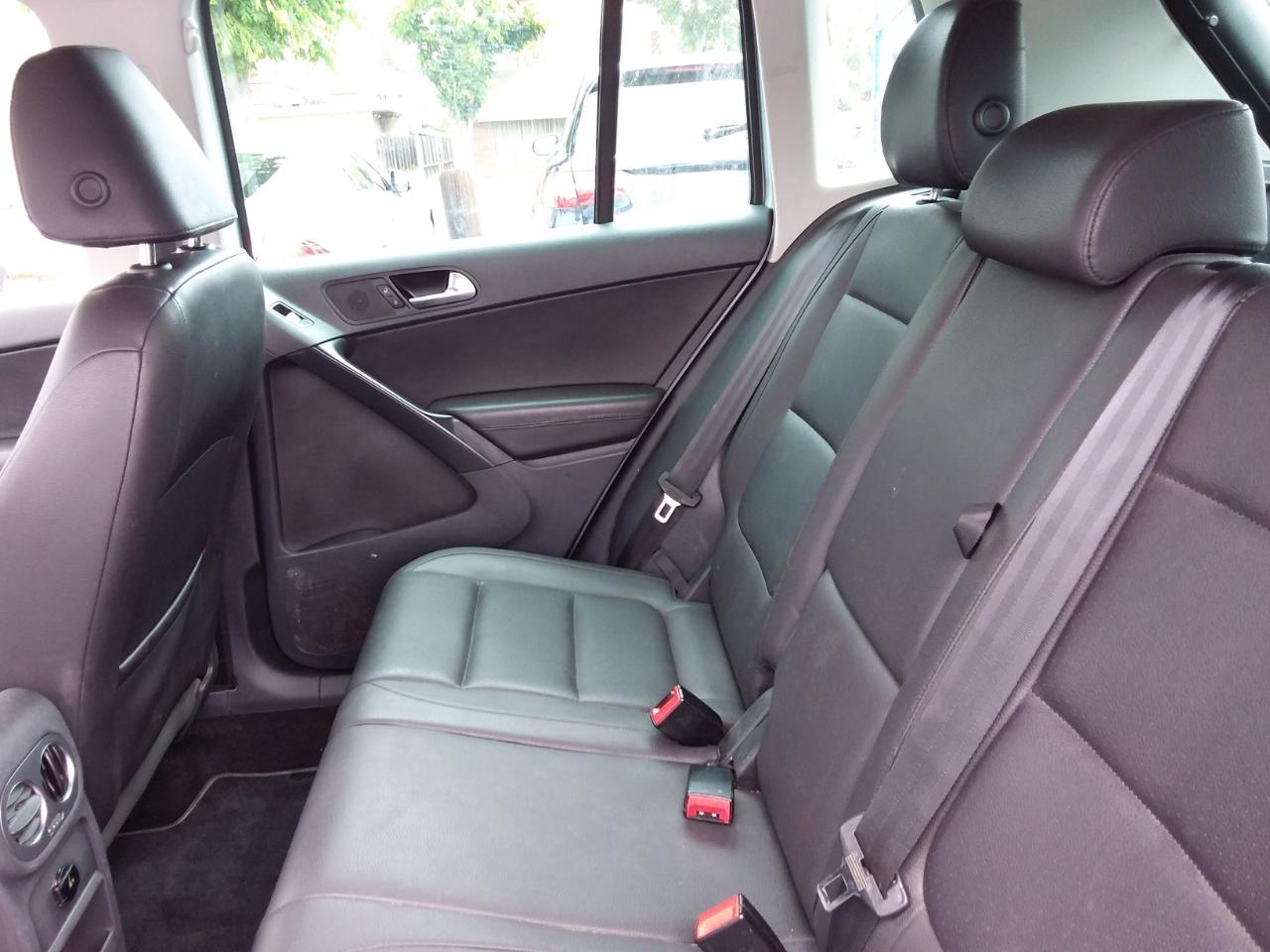 Volkswagen Tiguan S 2012