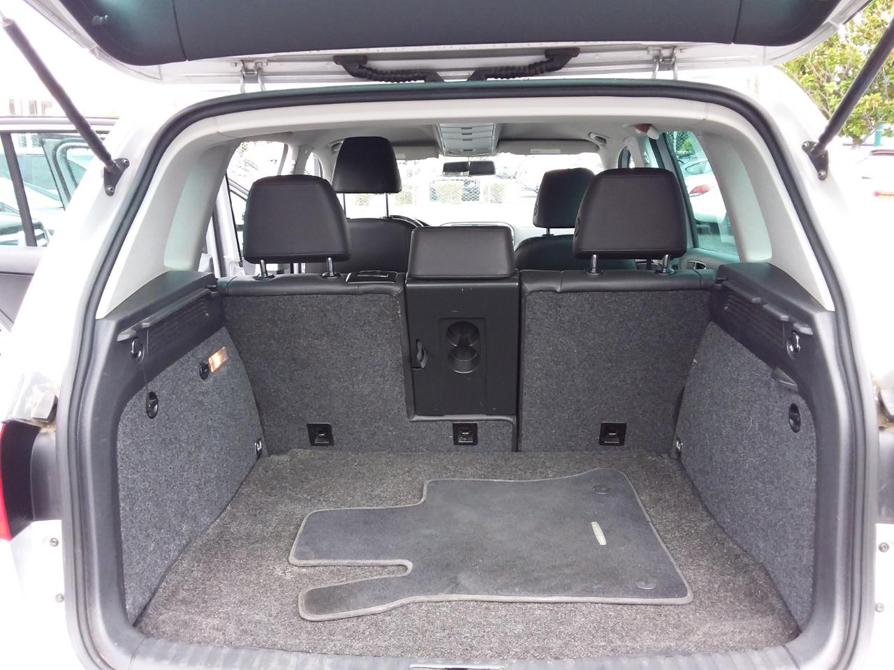 Volkswagen Tiguan S 2012