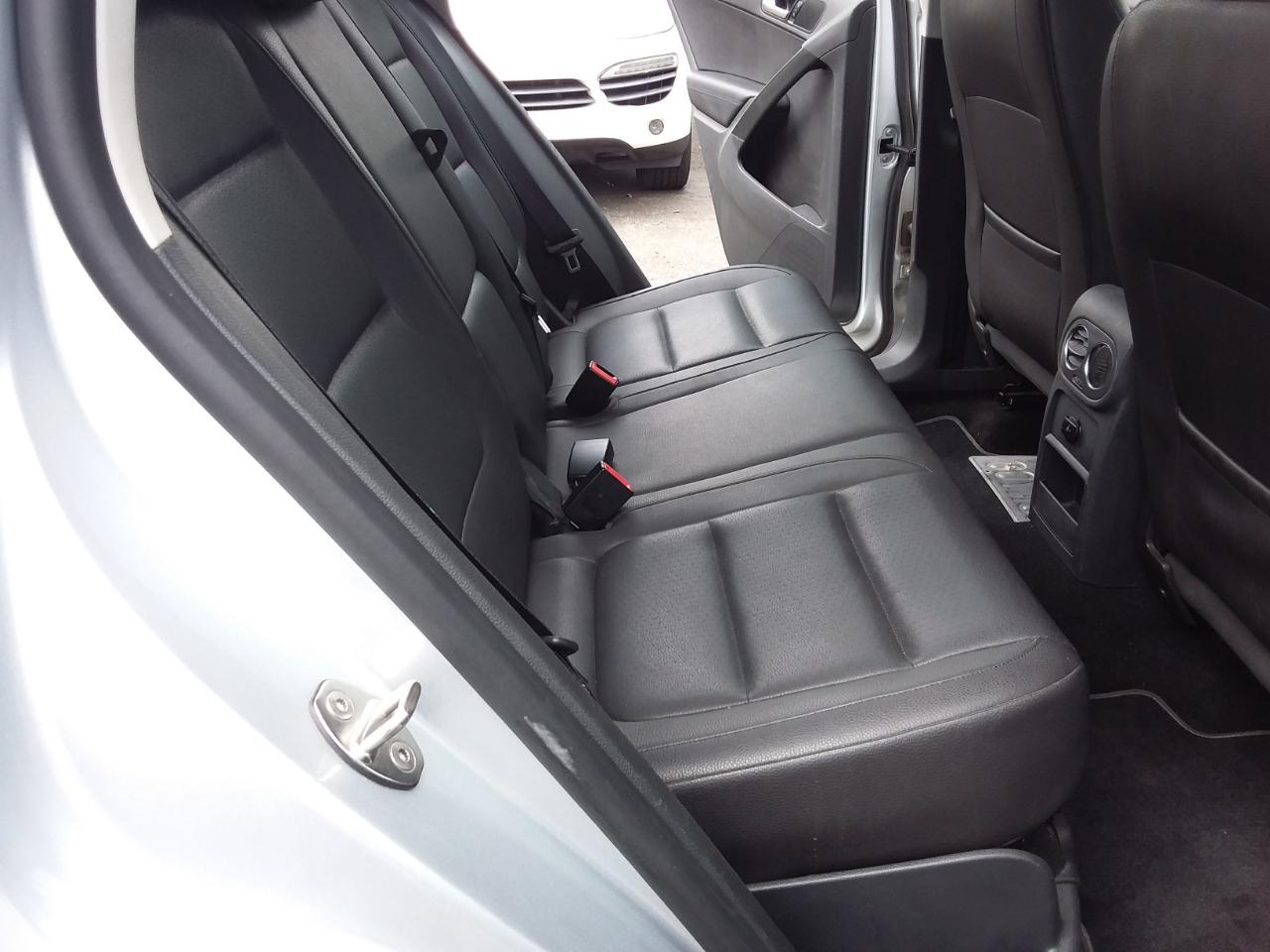 Volkswagen Tiguan S 2012