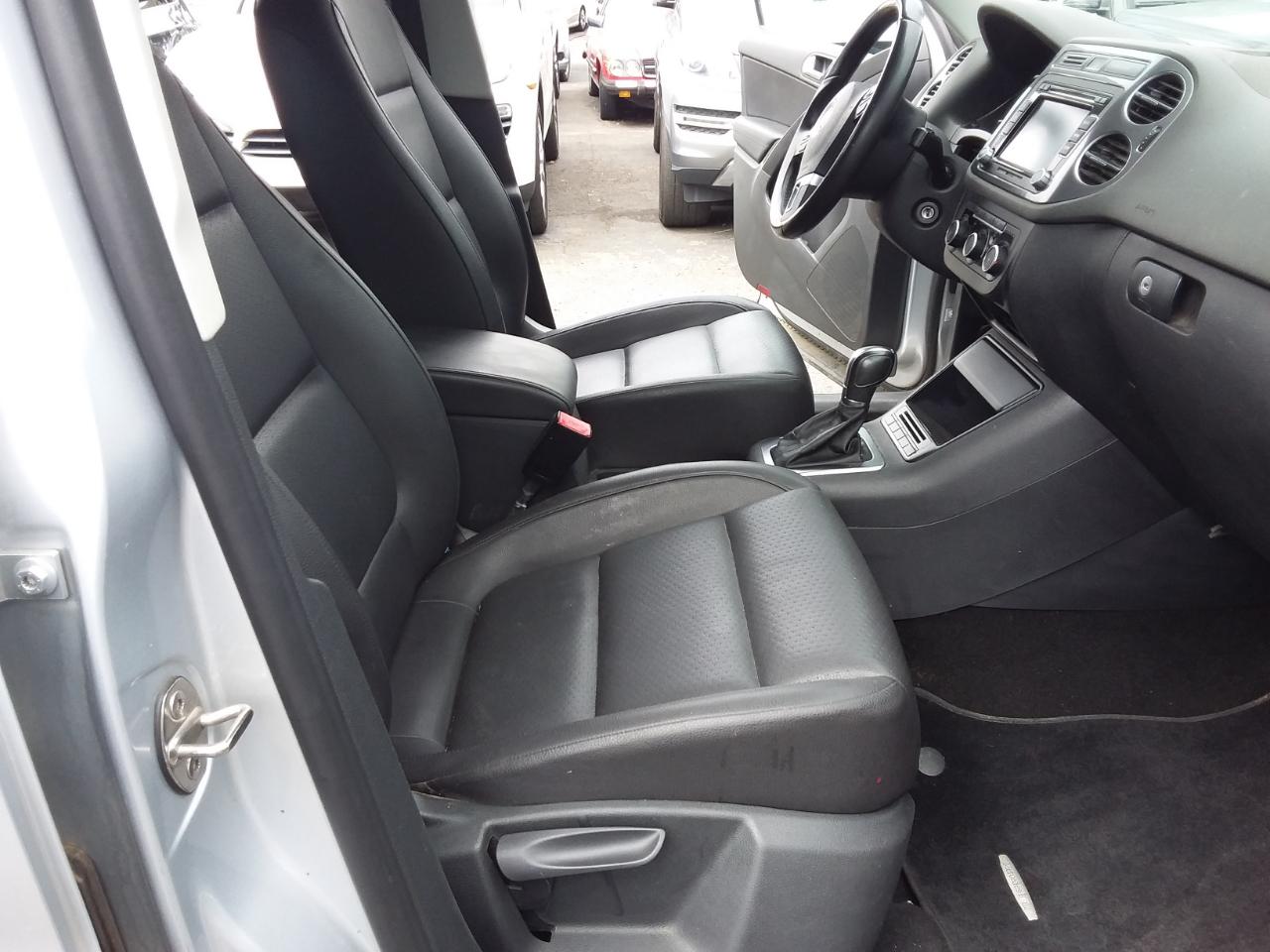 Volkswagen Tiguan S 2012