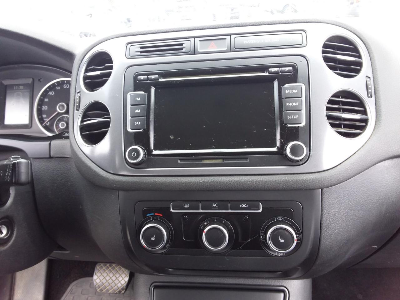 Volkswagen Tiguan S 2012