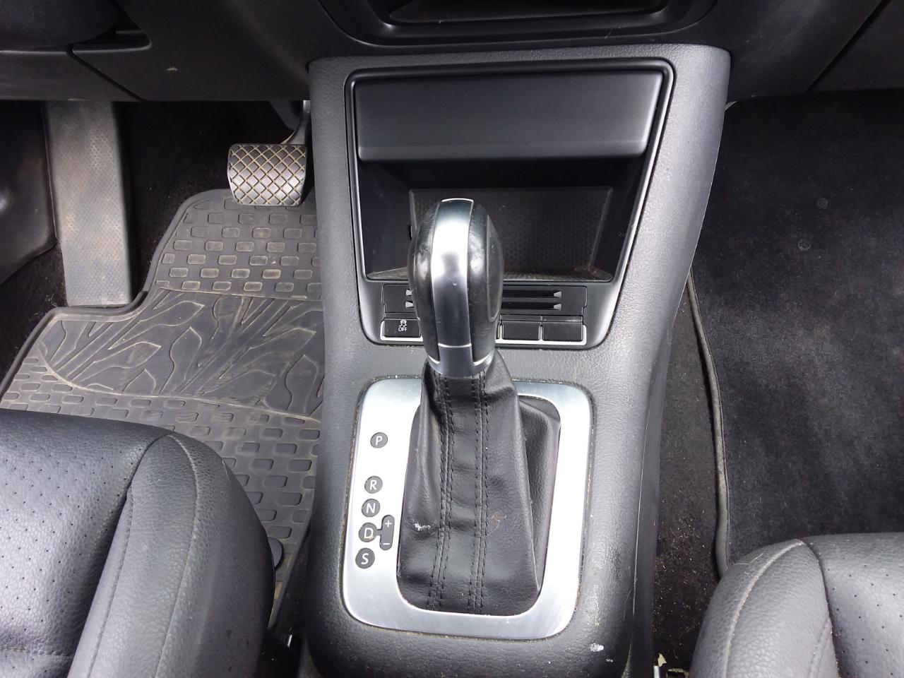 Volkswagen Tiguan S 2012
