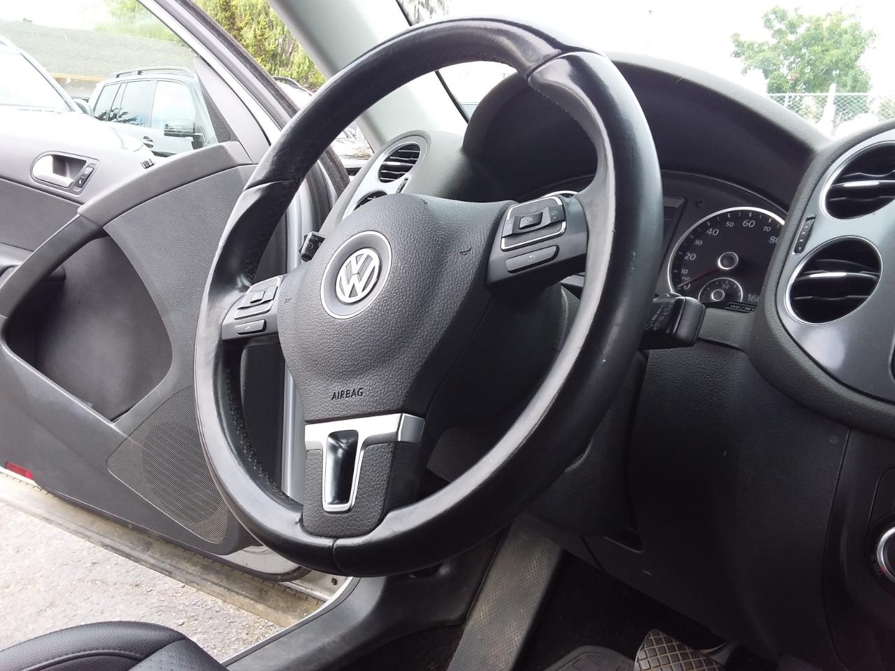 Volkswagen Tiguan S 2012