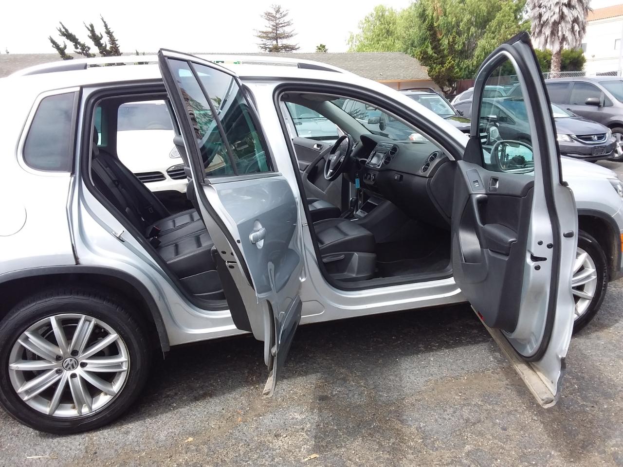 Volkswagen Tiguan S 2012