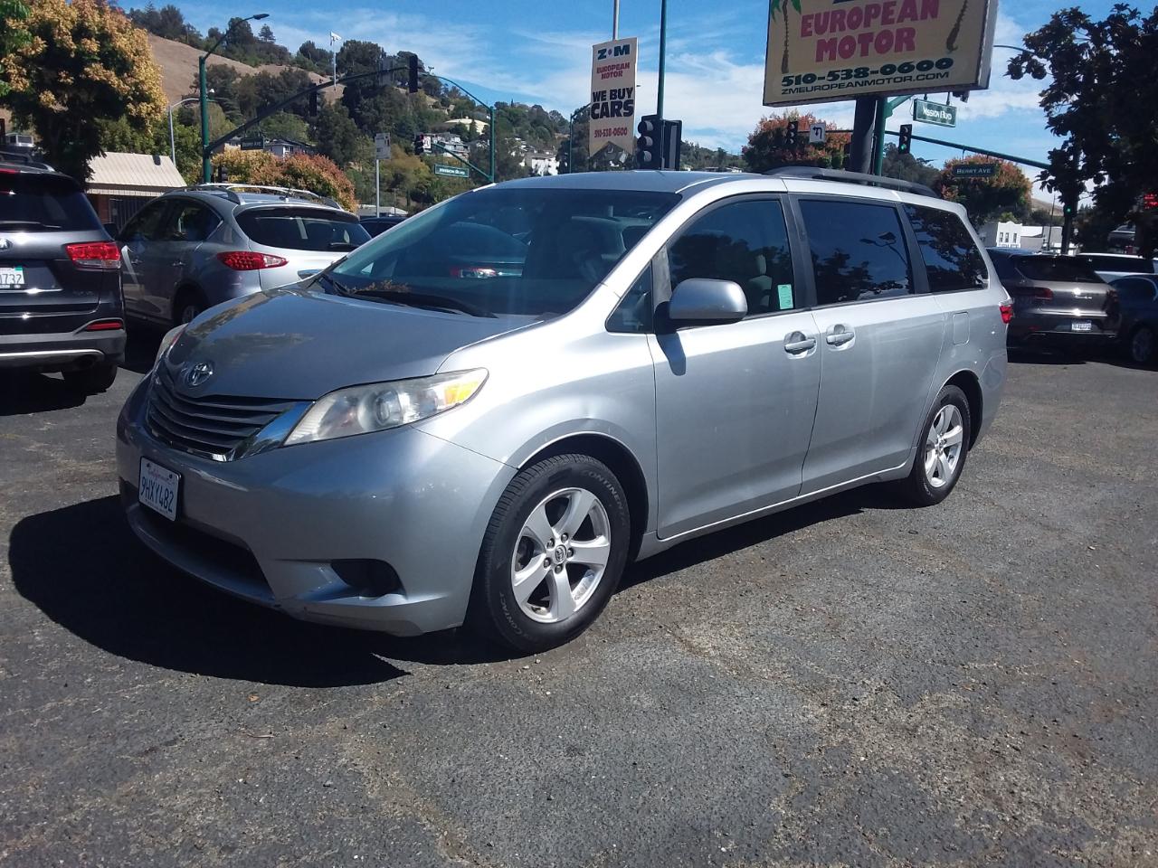 Toyota Sienna LE 8-Passenger 2017