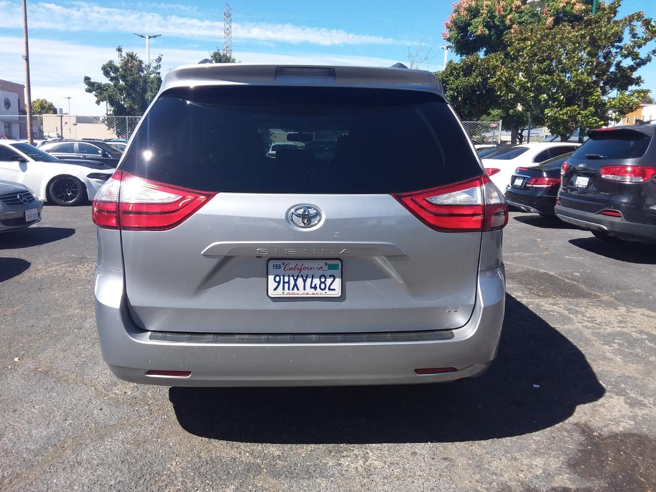 Toyota Sienna LE 8-Passenger 2017