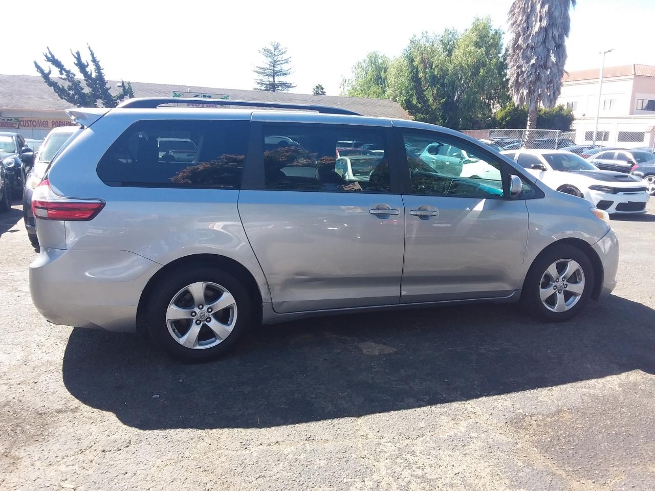 Toyota Sienna LE 8-Passenger 2017