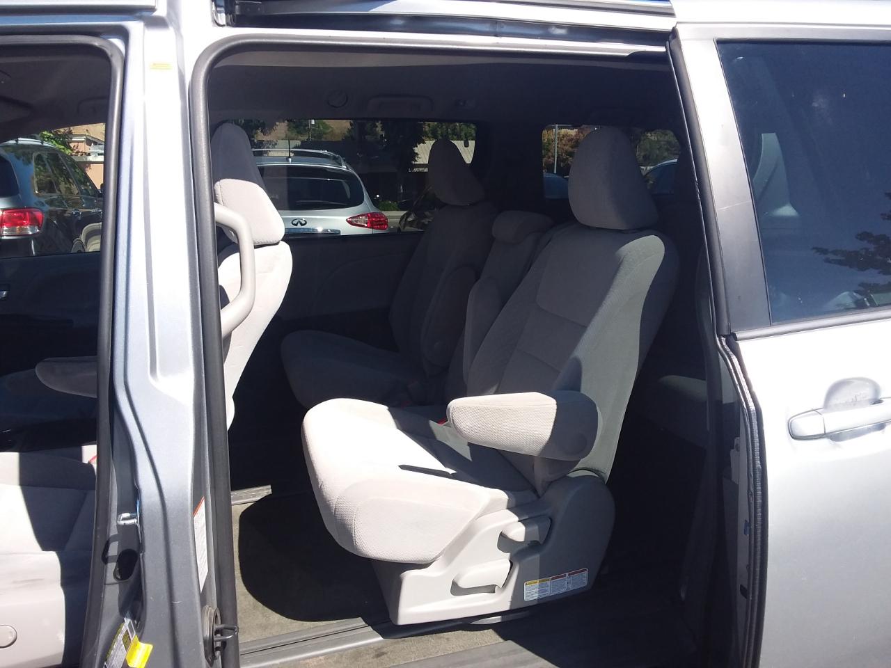 Toyota Sienna LE 8-Passenger 2017