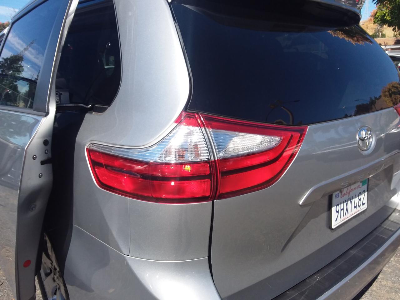 Toyota Sienna LE 8-Passenger 2017