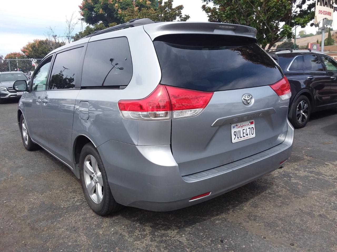 Toyota Sienna LE FWD 8-Passenger V6 2013