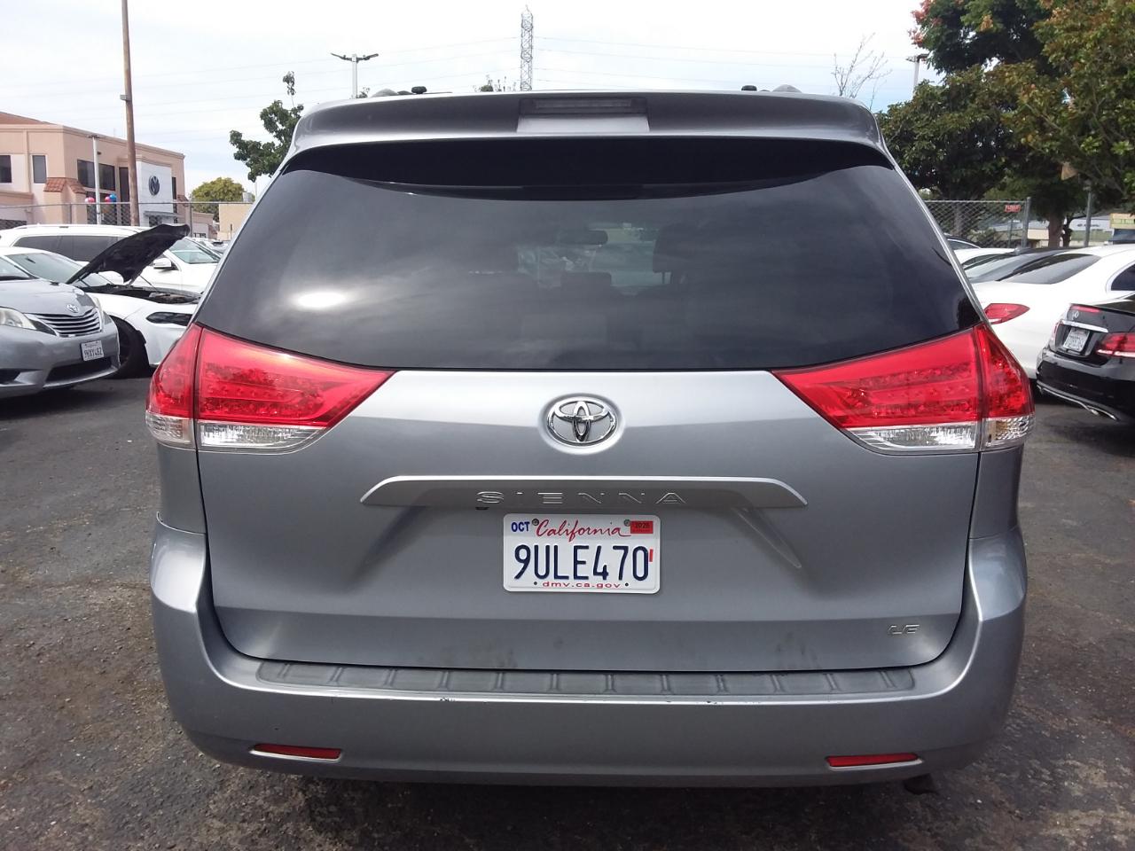 Toyota Sienna LE FWD 8-Passenger V6 2013