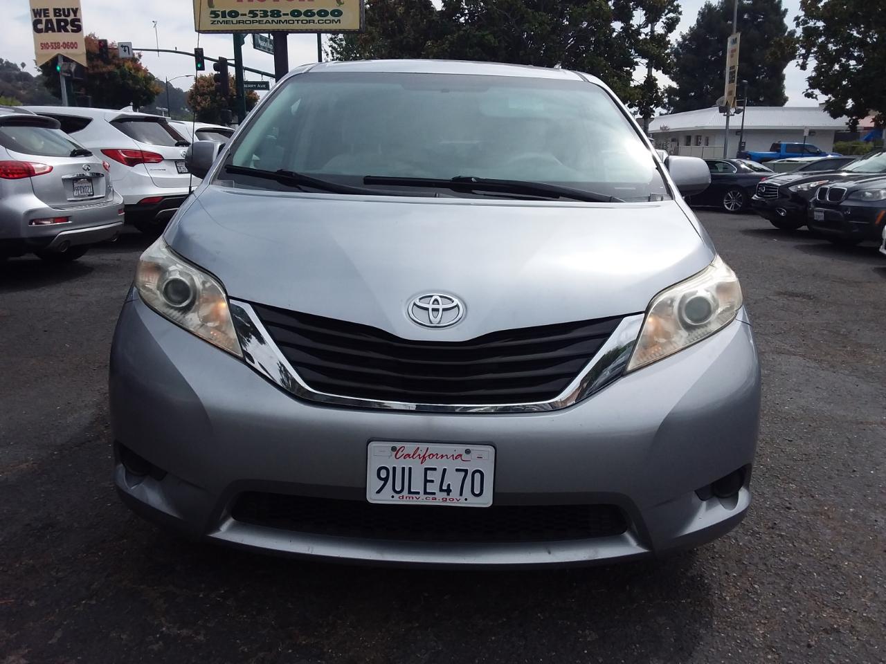 Toyota Sienna LE FWD 8-Passenger V6 2013