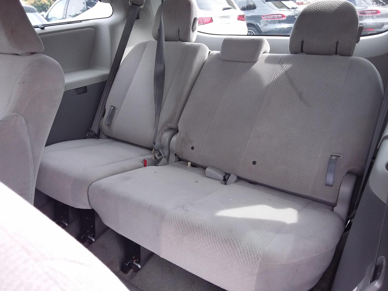 Toyota Sienna LE FWD 8-Passenger V6 2013