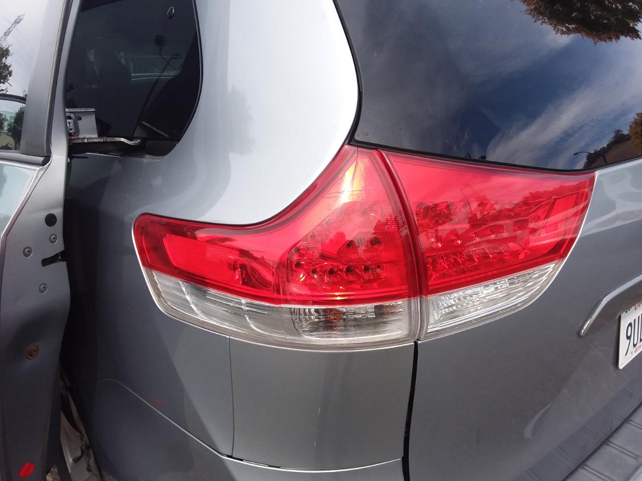 Toyota Sienna LE FWD 8-Passenger V6 2013