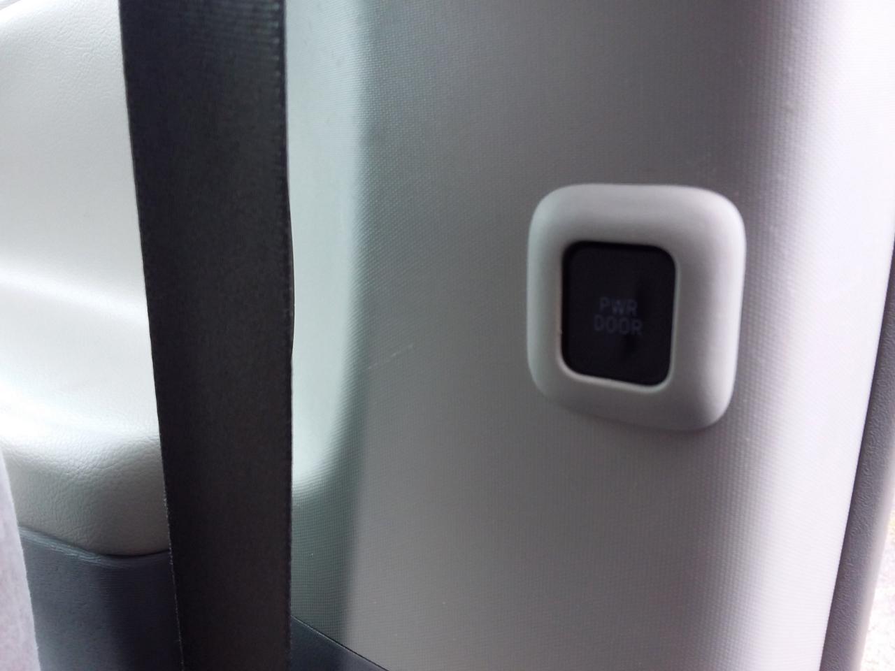 Toyota Sienna LE FWD 8-Passenger V6 2013