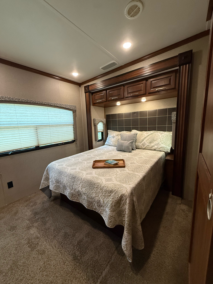 Used Car 2019 Keystone Alpine  3801fk For Sale Under $50,000 In Dickson, Tennessee
