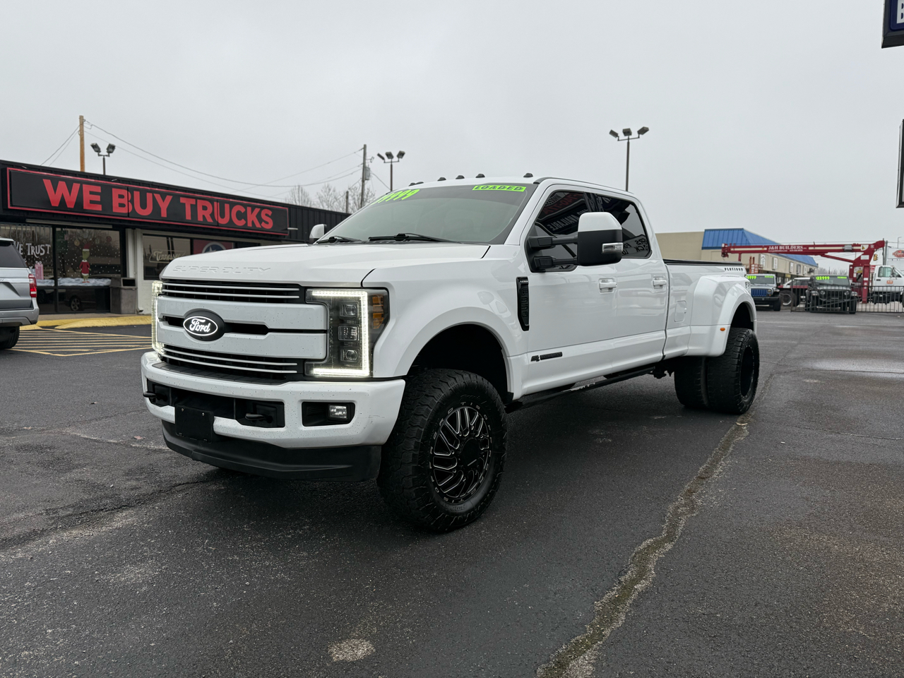 Used Car 2017 Ford Super Duty F-350 Drw  Lariat 4wd Crew Cab 8' Box For Sale Under $40,000 In Dickson, Tennessee