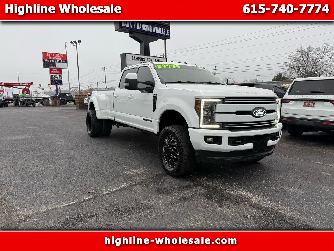 2017 Ford Super Duty F-350 DRW Lariat 4WD Crew Cab 8' Box